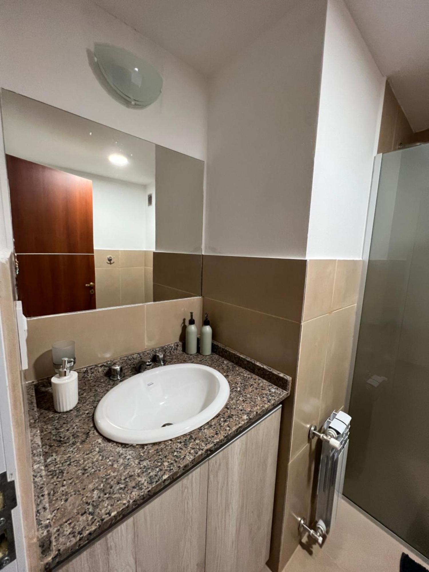 A Metros De La Costanera Y El Apartamento Villa María