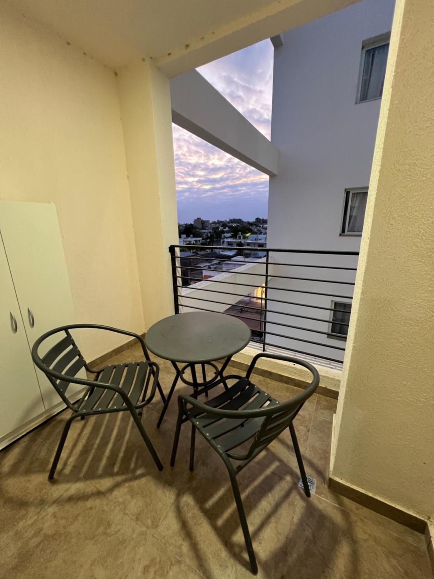 A Metros De La Costanera Y El Apartamento Villa María