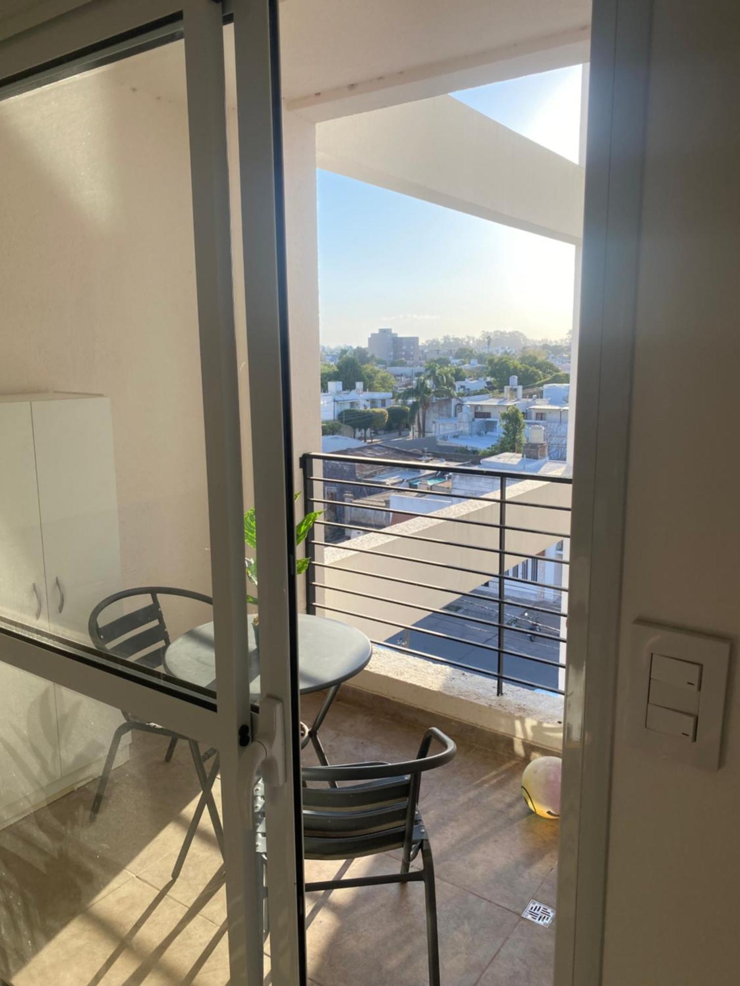 A Metros De La Costanera Y El Apartamento